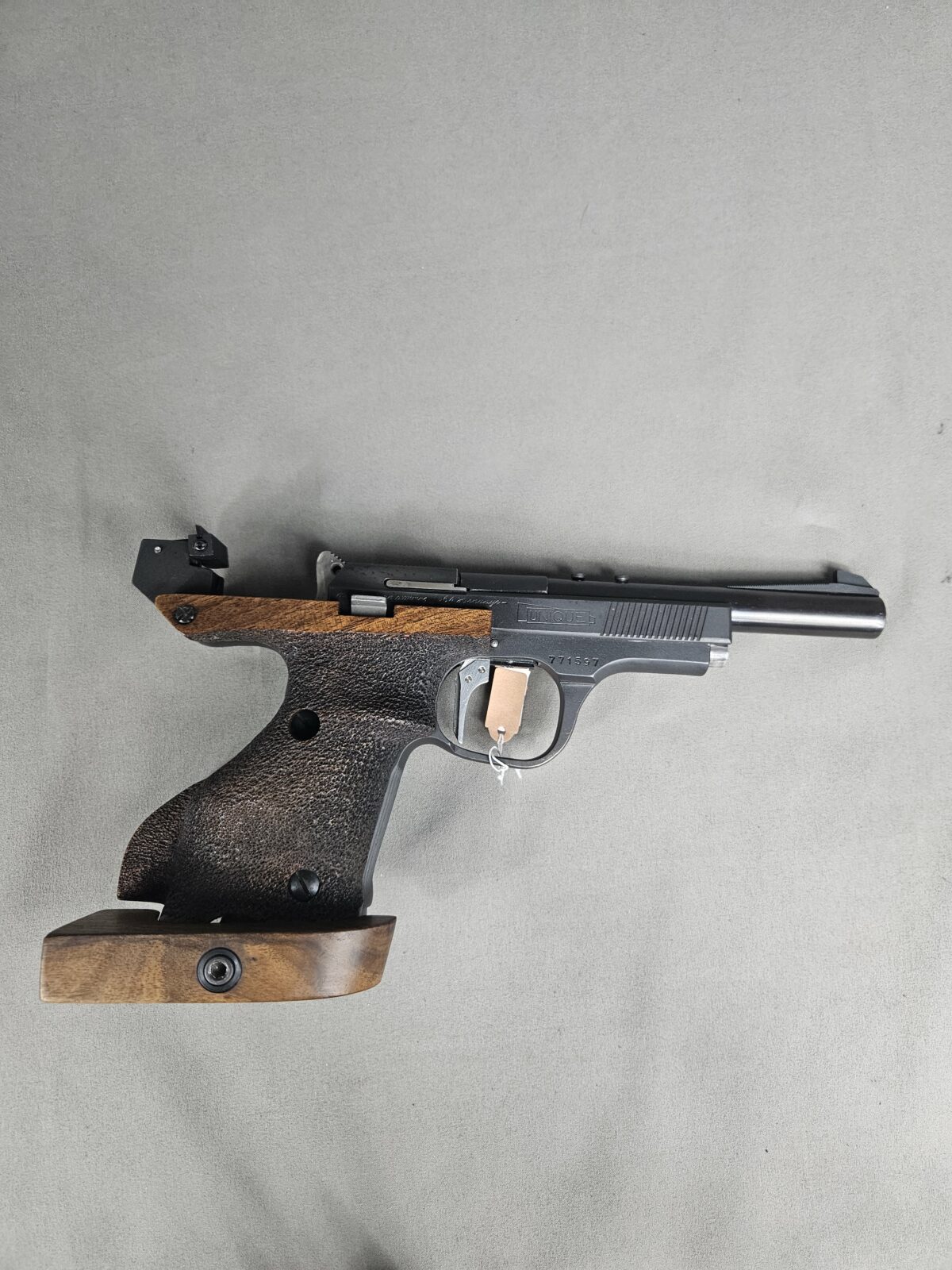 UNIQUE MOD DES 69 CAL 22LR