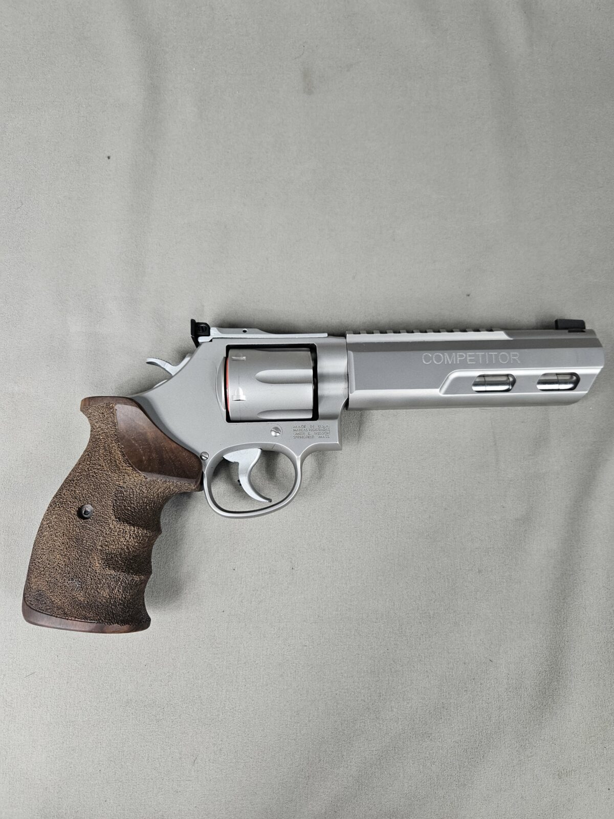 REVOLVER S&W 686 COMPETITOR 357M AVEC POIGNET ERGO – Image 2