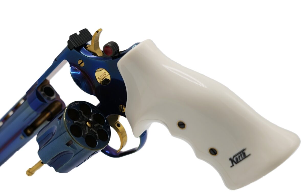 REVOLVER KORTH CLASSIC GLOSSY BLUE 5.25 357MAG – Image 3