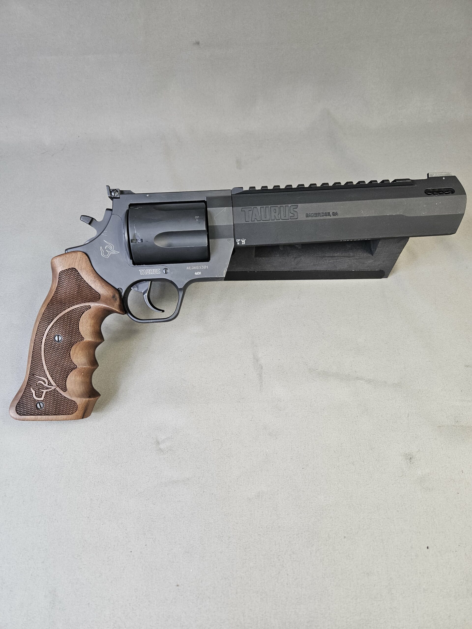 REVOLVER MODELE 460H HUNTER 8''3/8 BLACK MAT 460S&W OCCASION – Image 5
